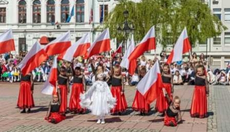 Dzień Flagi na sanockim rynku