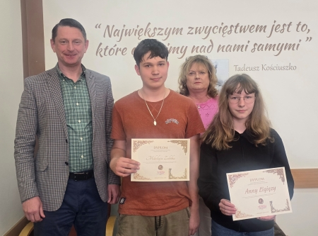 FINALIŚCI WOJEWÓDZKIEGO KONKURSU KURATORYJNEGO Z HISTORII